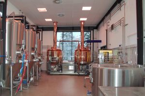 Sudhaus mit Lagertanks